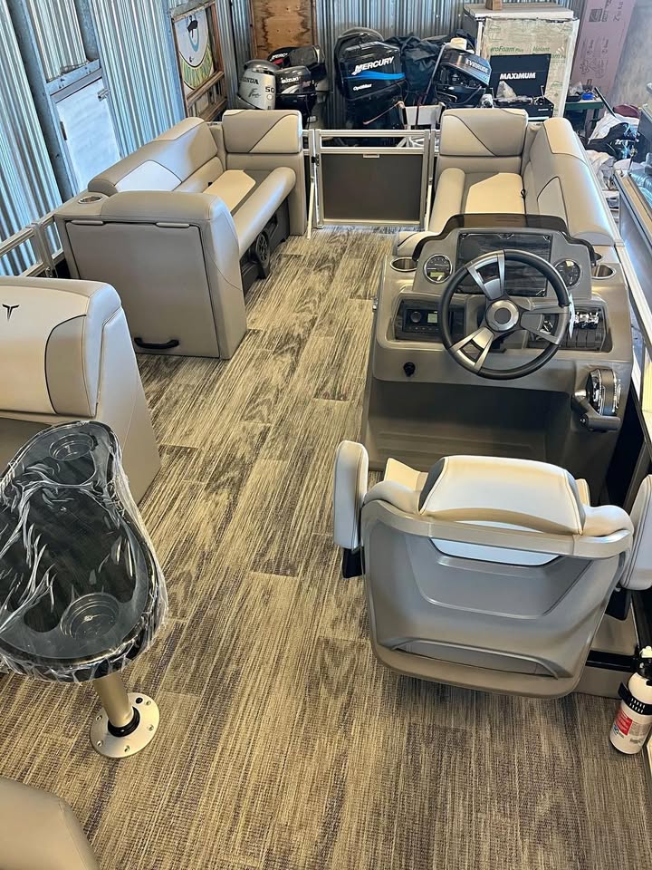 2024 TAHOE 2180 SPORT REAR LOUNGER