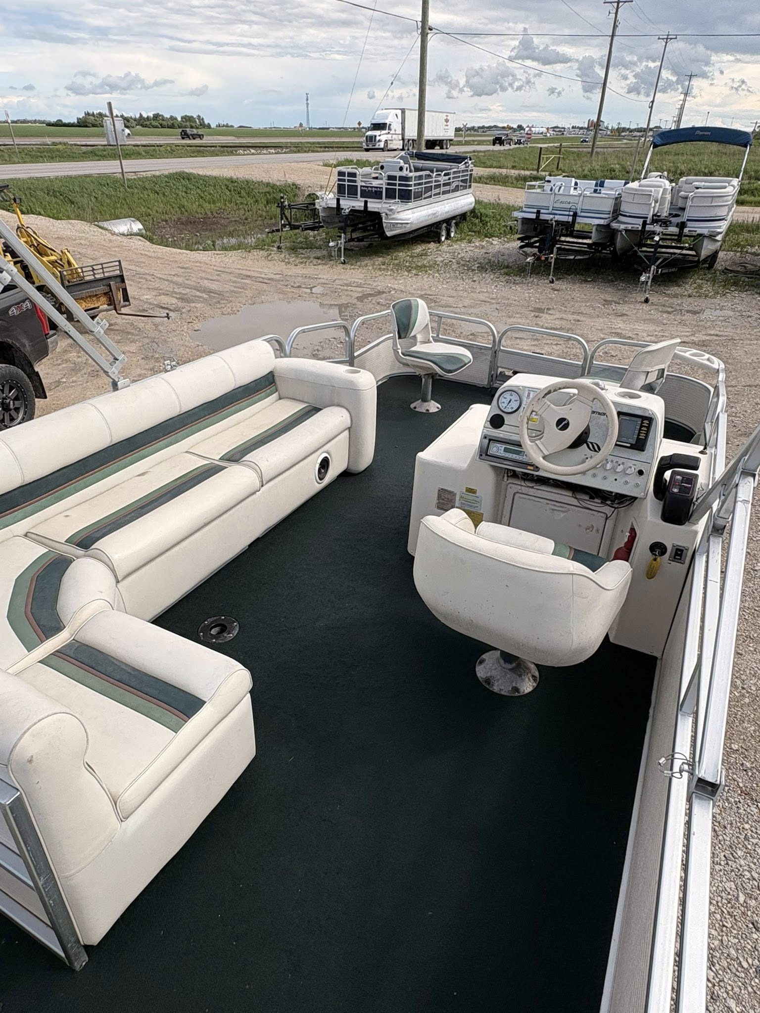 1996 Premier Castaway 22ft pontoon - Image 3