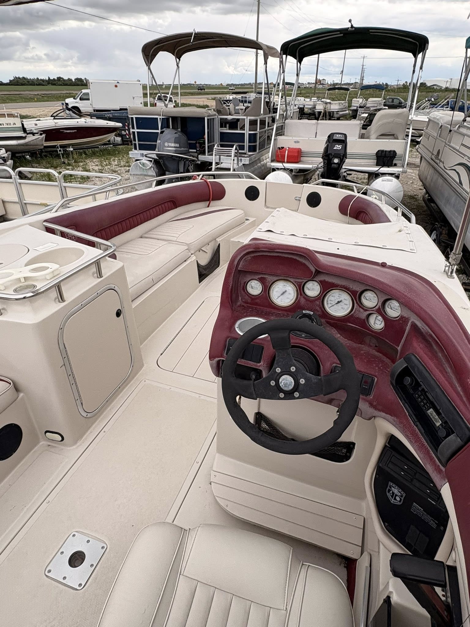 1998 Mariah 210 Deckboat - Image 3