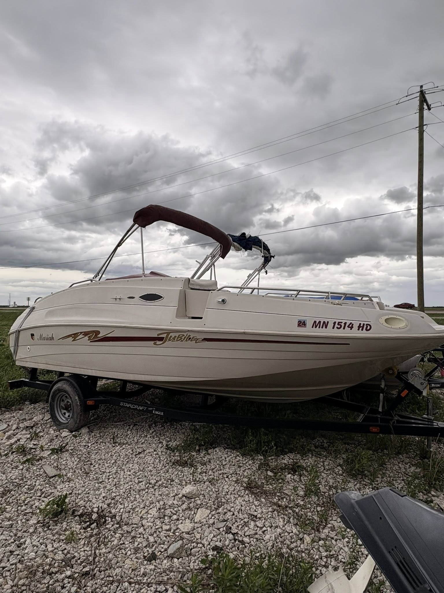 1998 Mariah 210 Deckboat