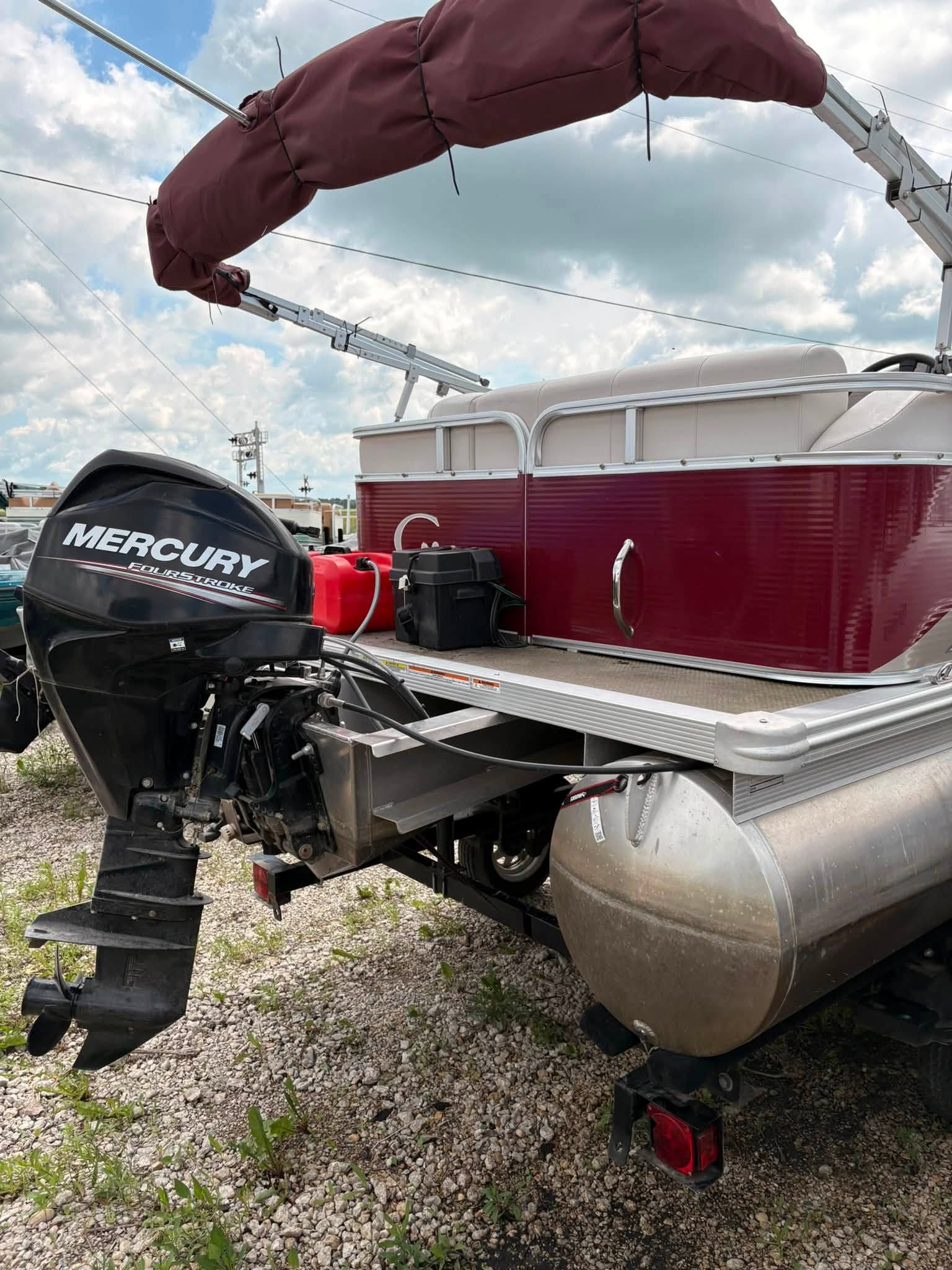 2015 Tahoe 1470 Sport Pontoon - Image 7