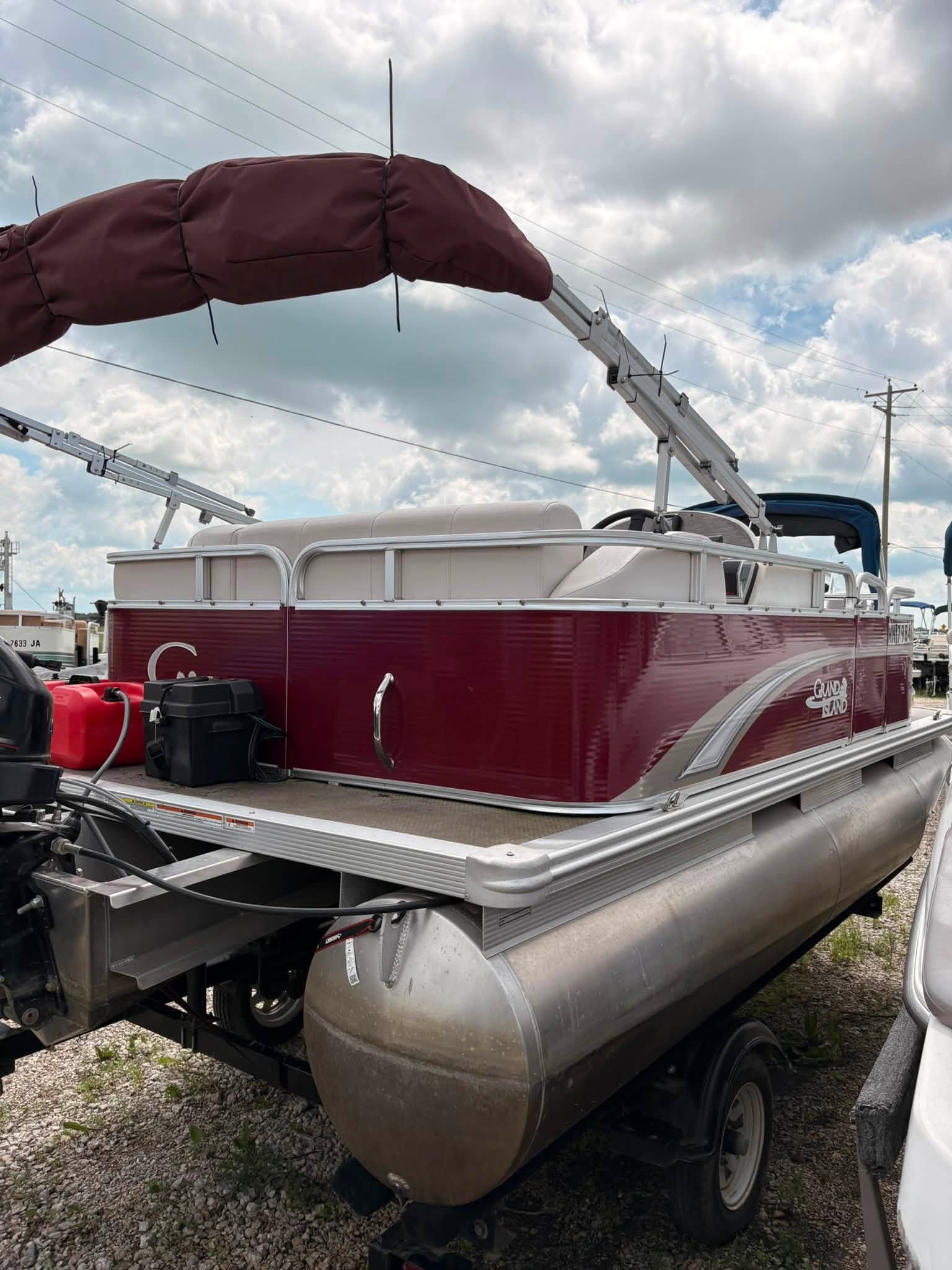 2015 Tahoe 1470 Sport Pontoon - Image 6