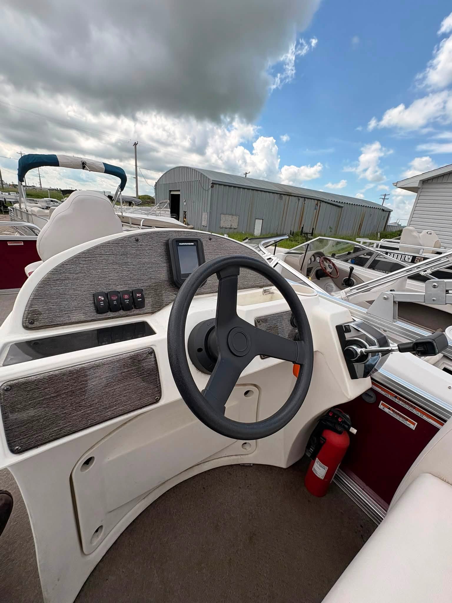 2015 Tahoe 1470 Sport Pontoon - Image 4