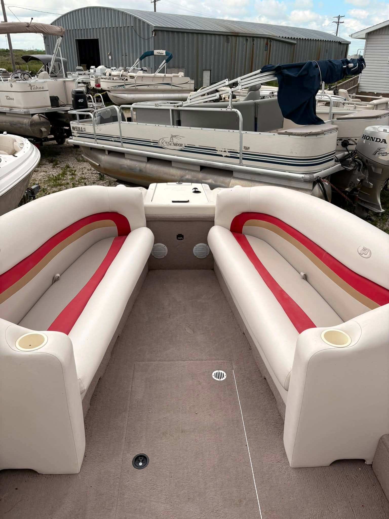 2004 PrinceCraft 240 Deck Boat - Image 5