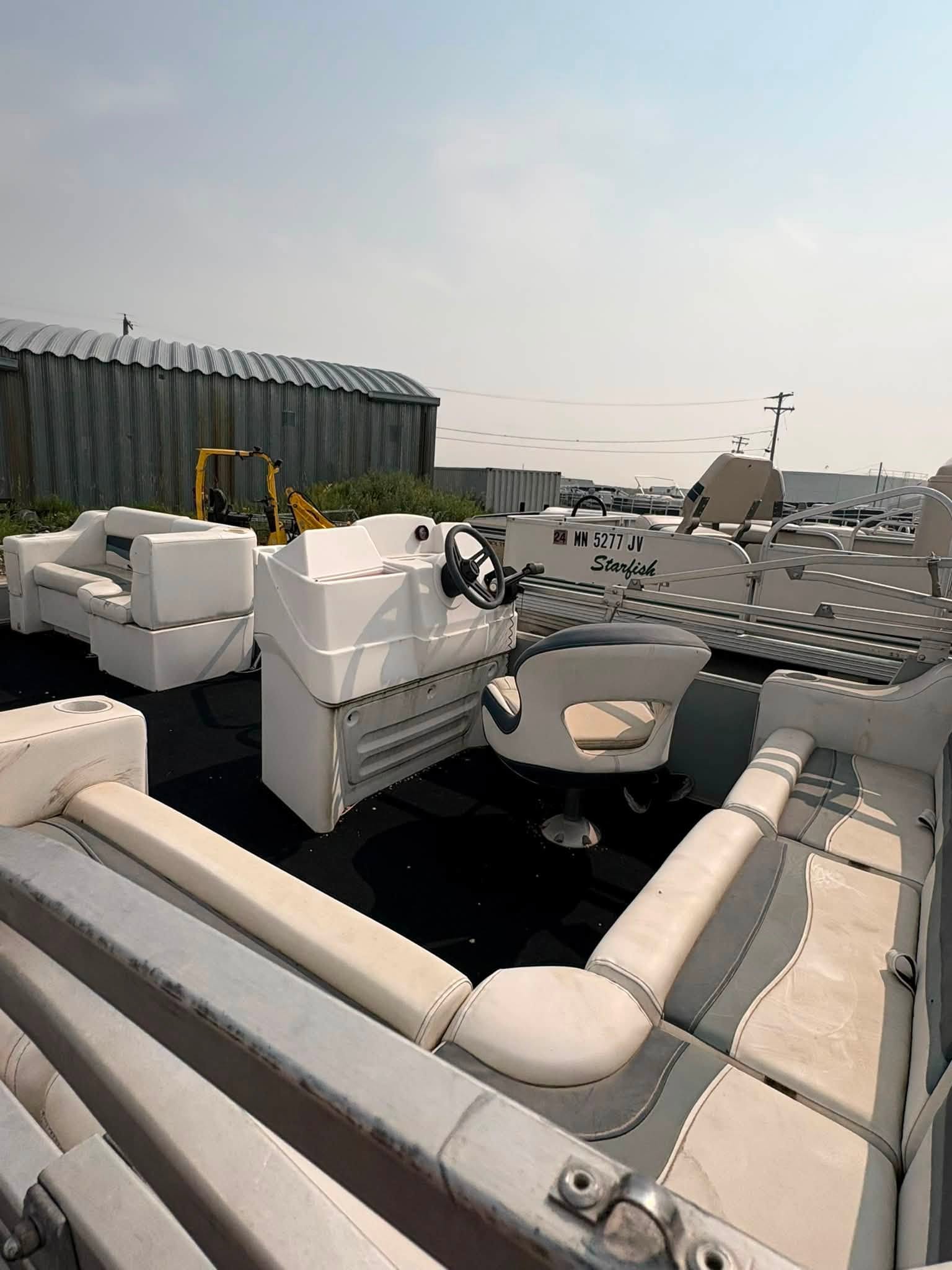 Pontoons at $5995?? YUP! (Lowe) - Image 3