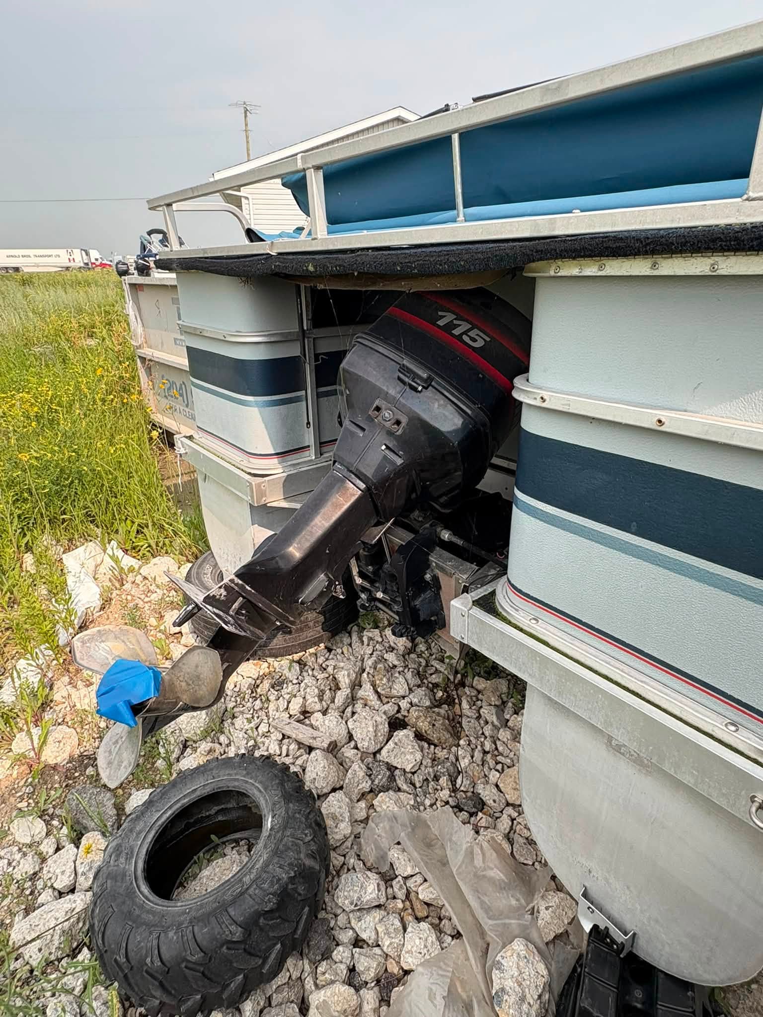 Pontoons at $5995?? YUP! (Lowe) - Image 2