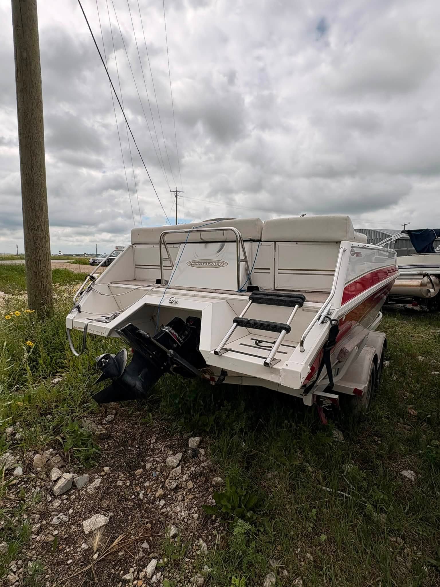 2004 PrinceCraft 240 Deck Boat - Image 2