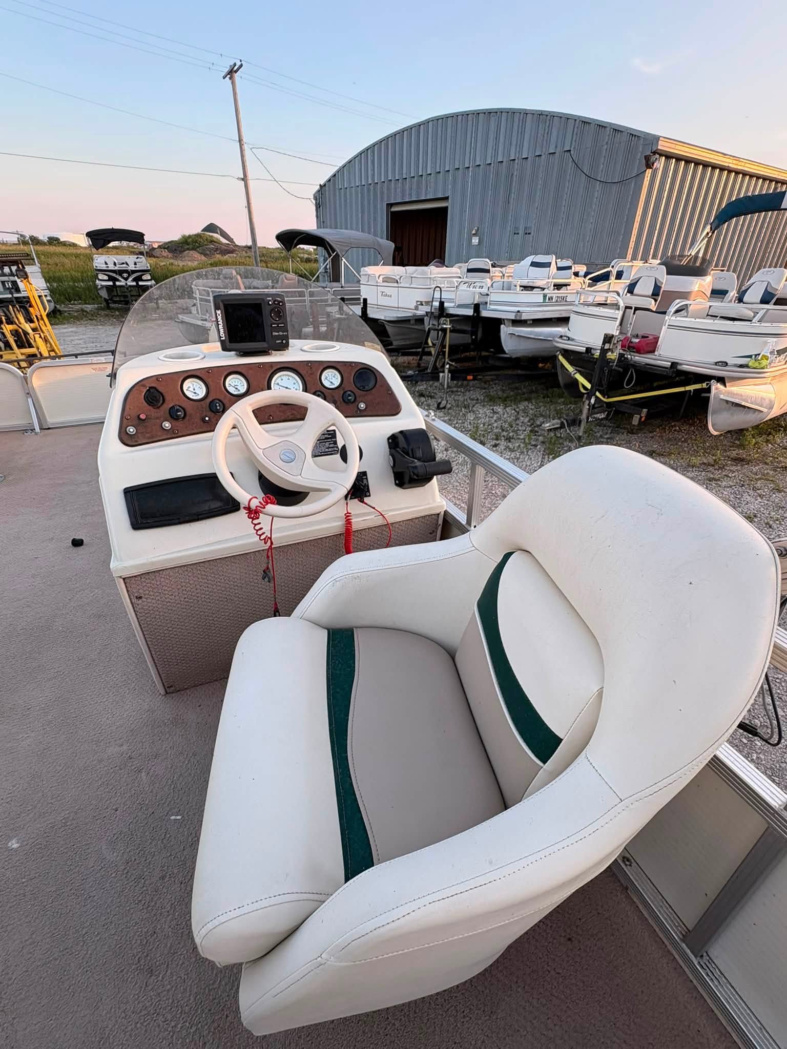 2000 Bennington Combo Pontoon - Image 5