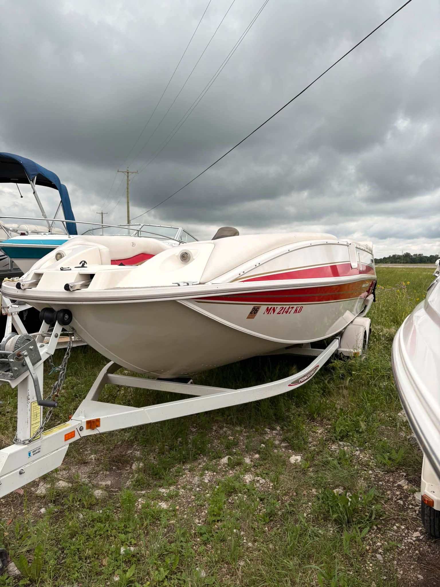 2004 PrinceCraft 240 Deck Boat