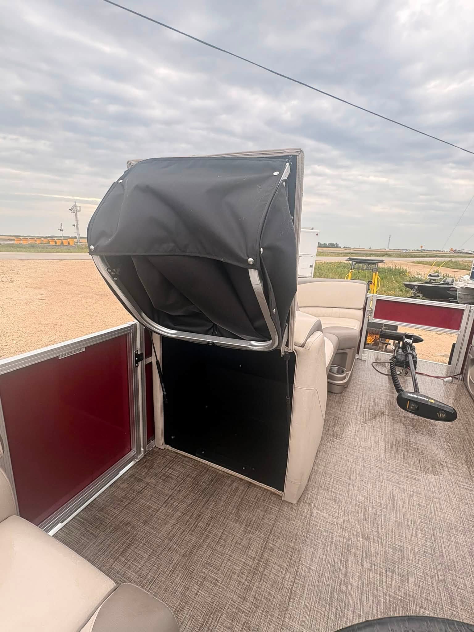 2022 Tahoe 2385 Rear Fish Pontoon - Image 7