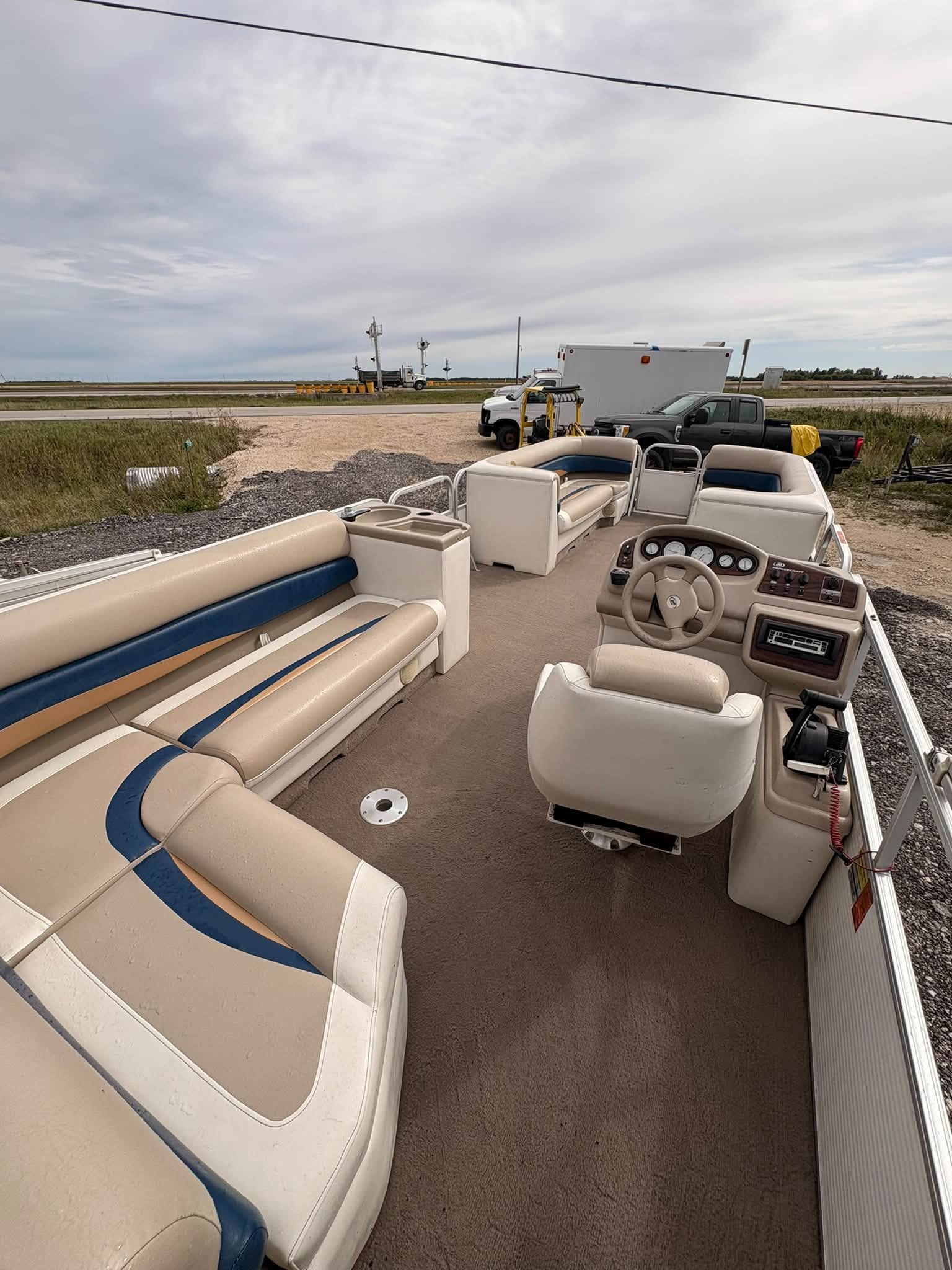 1999 Princecraft 240 Versailles Pontoon - Image 3