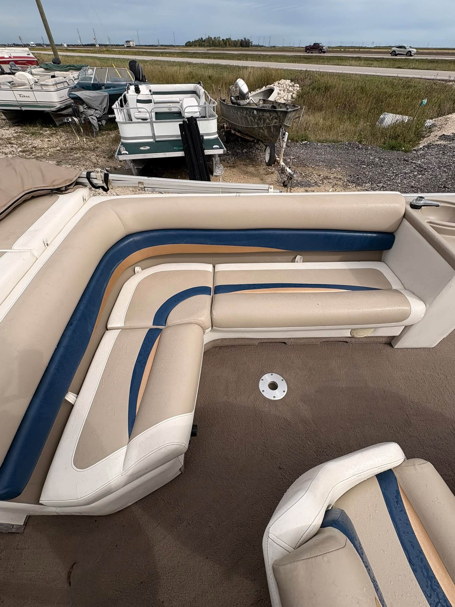 1999 Princecraft 240 Versailles Pontoon - Image 5