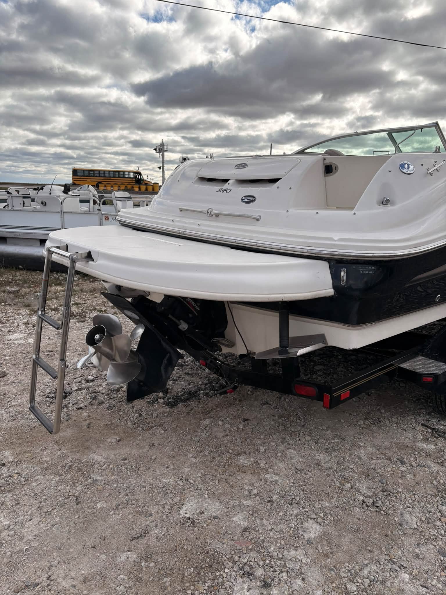 2003 Sea Ray 240 Sundeck Boat - Image 10