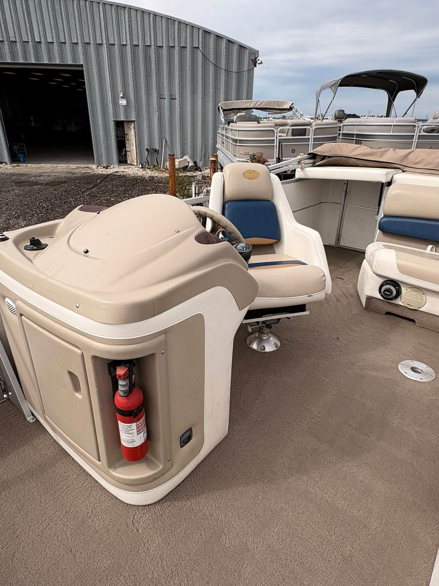 1999 Princecraft 240 Versailles Pontoon - Image 8