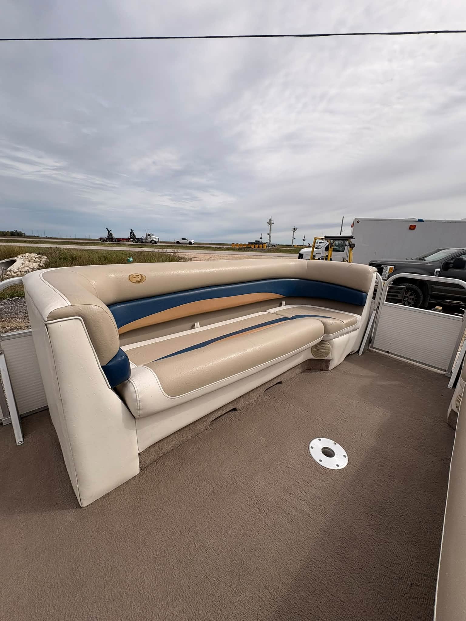 1999 Princecraft 240 Versailles Pontoon - Image 10