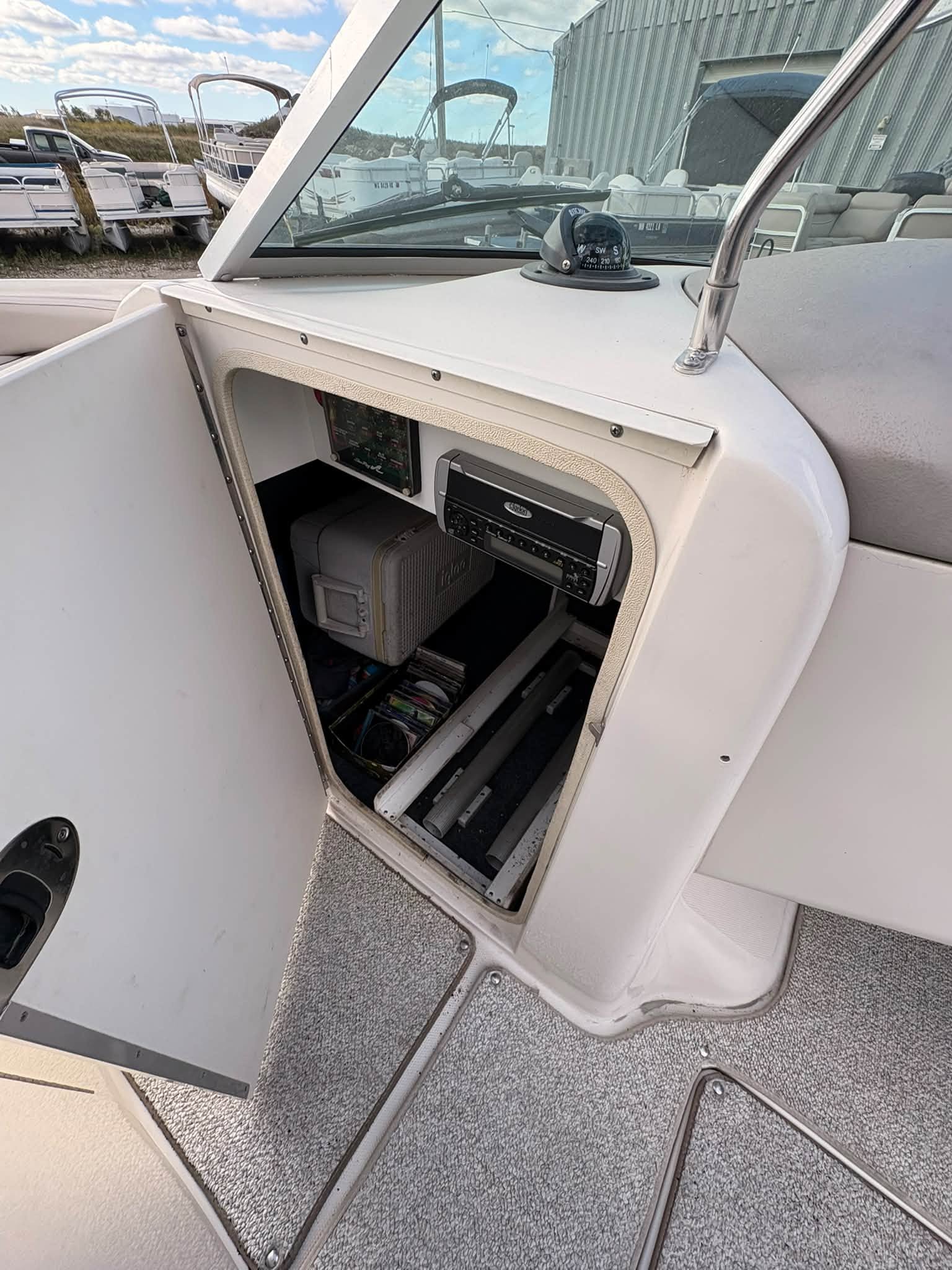2003 Sea Ray 240 Sundeck Boat - Image 3