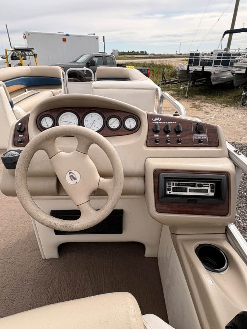 1999 Princecraft 240 Versailles Pontoon - Image 6