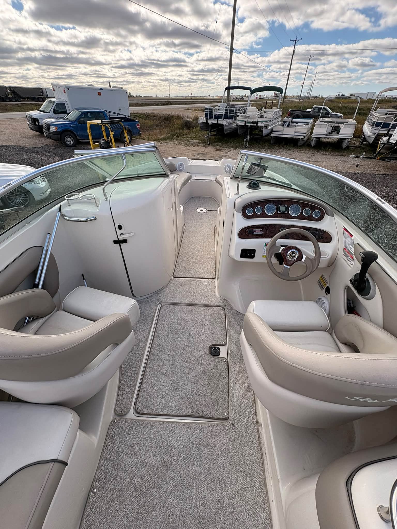 2003 Sea Ray 240 Sundeck Boat - Image 4